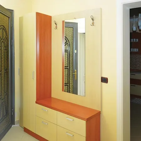 Pishat E Buta 28 Vakantiehuis Golem (Tirana)