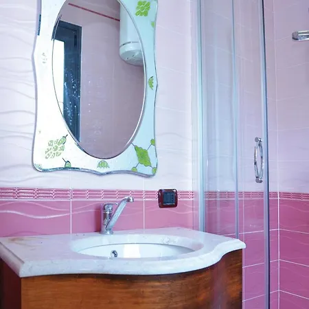 펜션 Pishat E Buta 28 *