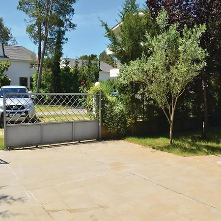 Pishat E Buta 28 Vakantiehuis Golem (Tirana)