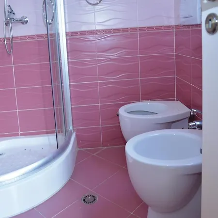 Pishat E Buta Hotel Golem (Tirana)