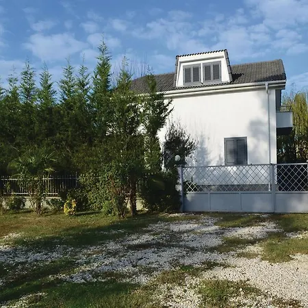 Vakantiehuis Pishat E Buta 28 Golem (Tirana)