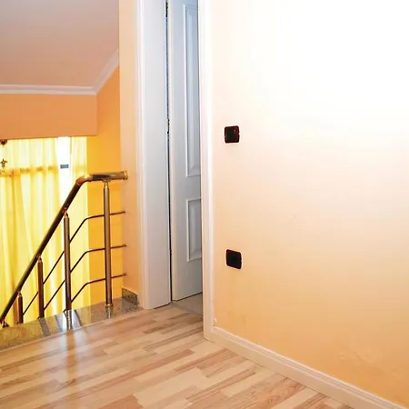 Pishat E Buta Hotel