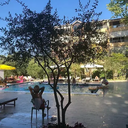Pishat E Buta Hotel