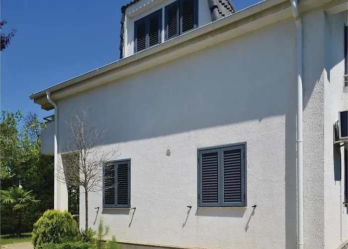 Pishat E Buta 28 Golem