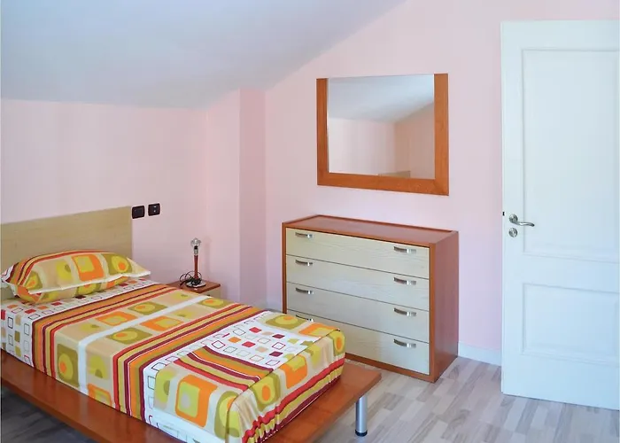 Nyaraló Pishat E Buta 28 Golem